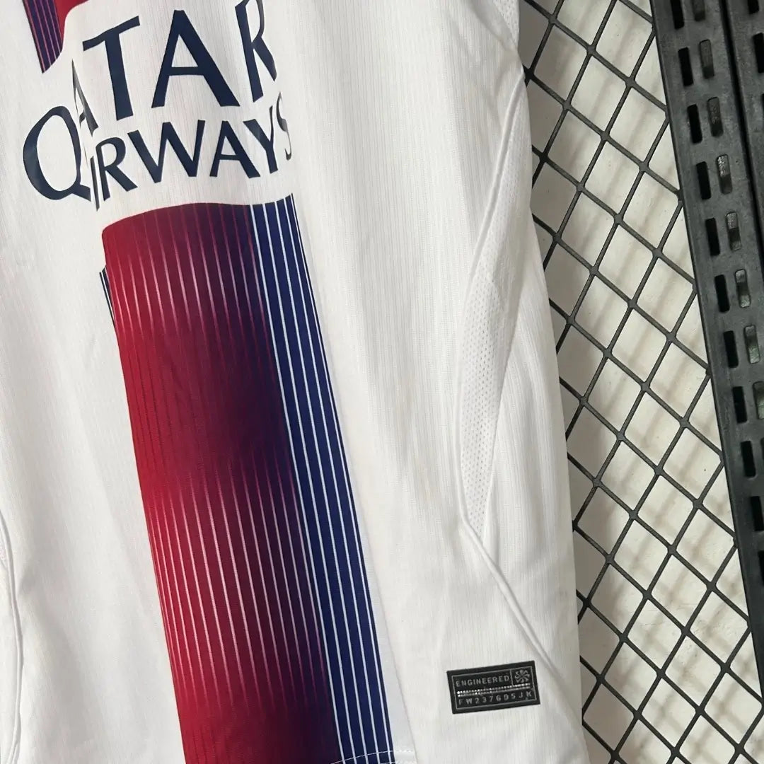 PSG Auswärtstrikot 2026/27 mit zwei Sternen