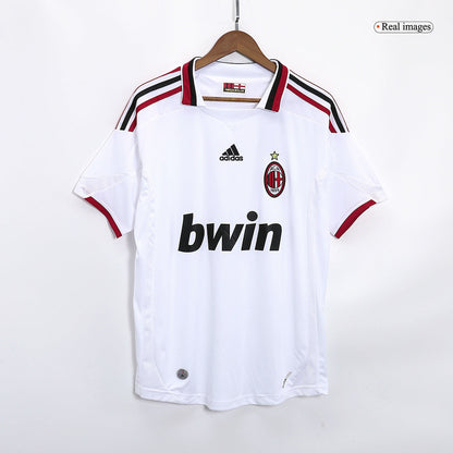 Camiseta retro de visitante del AC Milan 2009/10 con el número 22 de Kaká