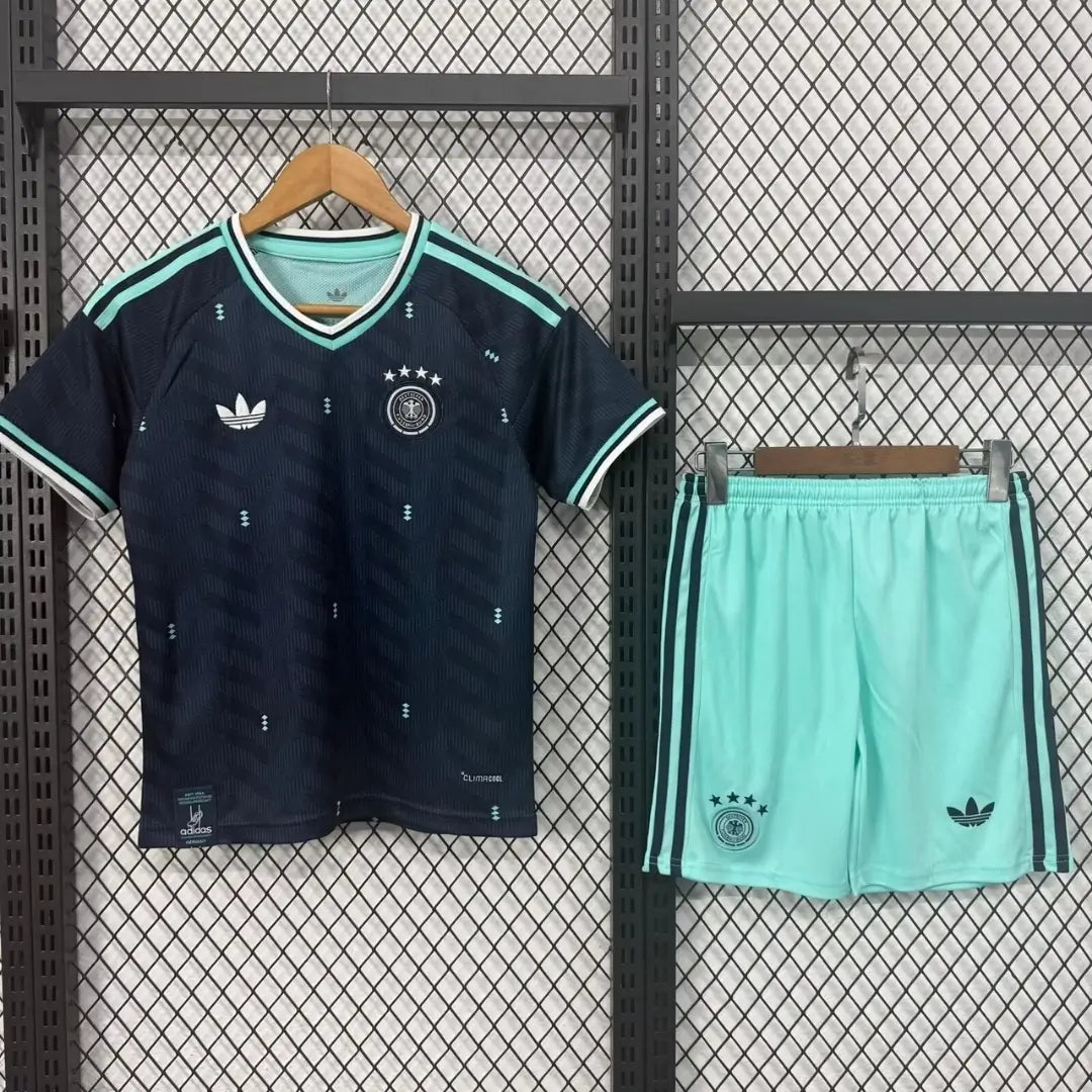 Tyskland bortedrakt – trøye + shorts 2026