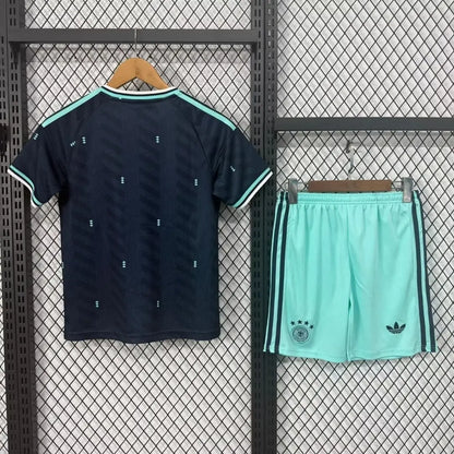 Tyskland bortedrakt – trøye + shorts 2026