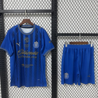 Chivas tredje bortedrakt – trøye + shorts 2025/26