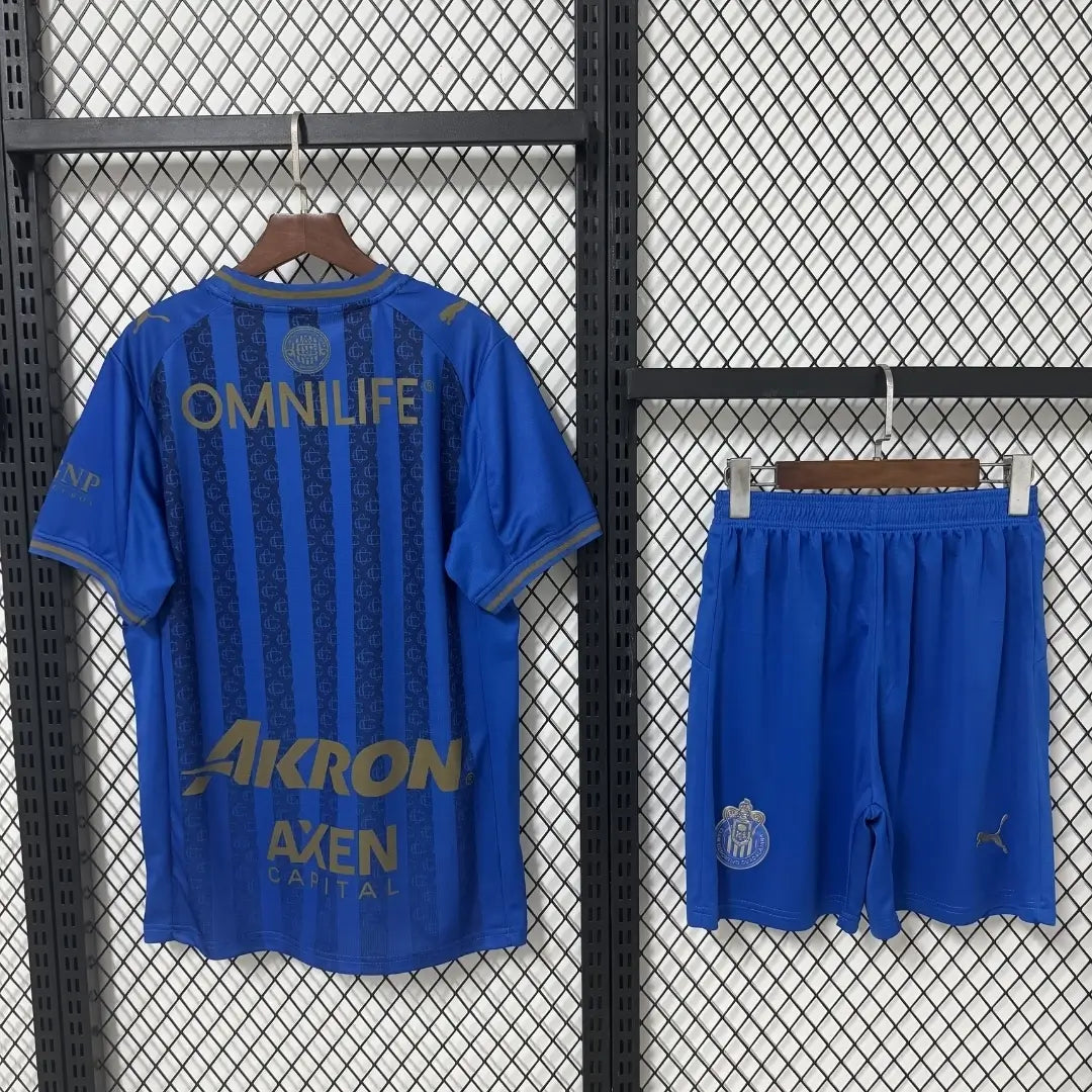 Chivas tredje bortedrakt – trøye + shorts 2025/26