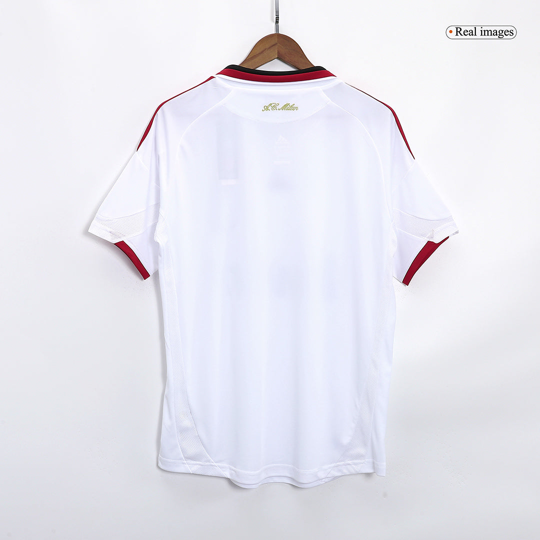 Camiseta retro de visitante del AC Milan 2009/10 con el número 22 de Kaká