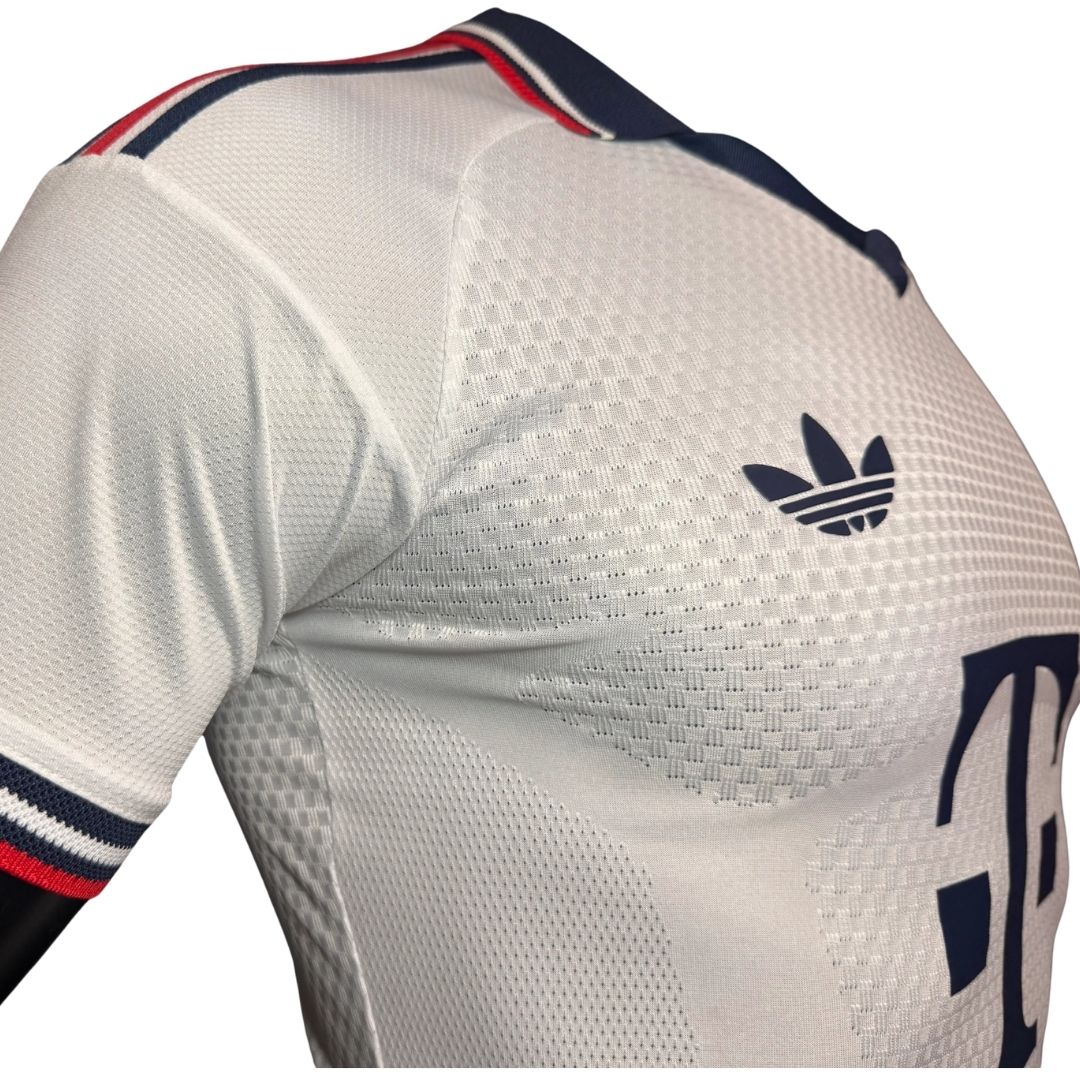 Maillot extérieur troisième du Bayern Munich, version joueur, saison 2025/26
