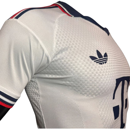 Maillot extérieur troisième du Bayern Munich, version joueur, saison 2025/26
