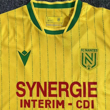 Maillot domicile du FC Nantes 2025/26