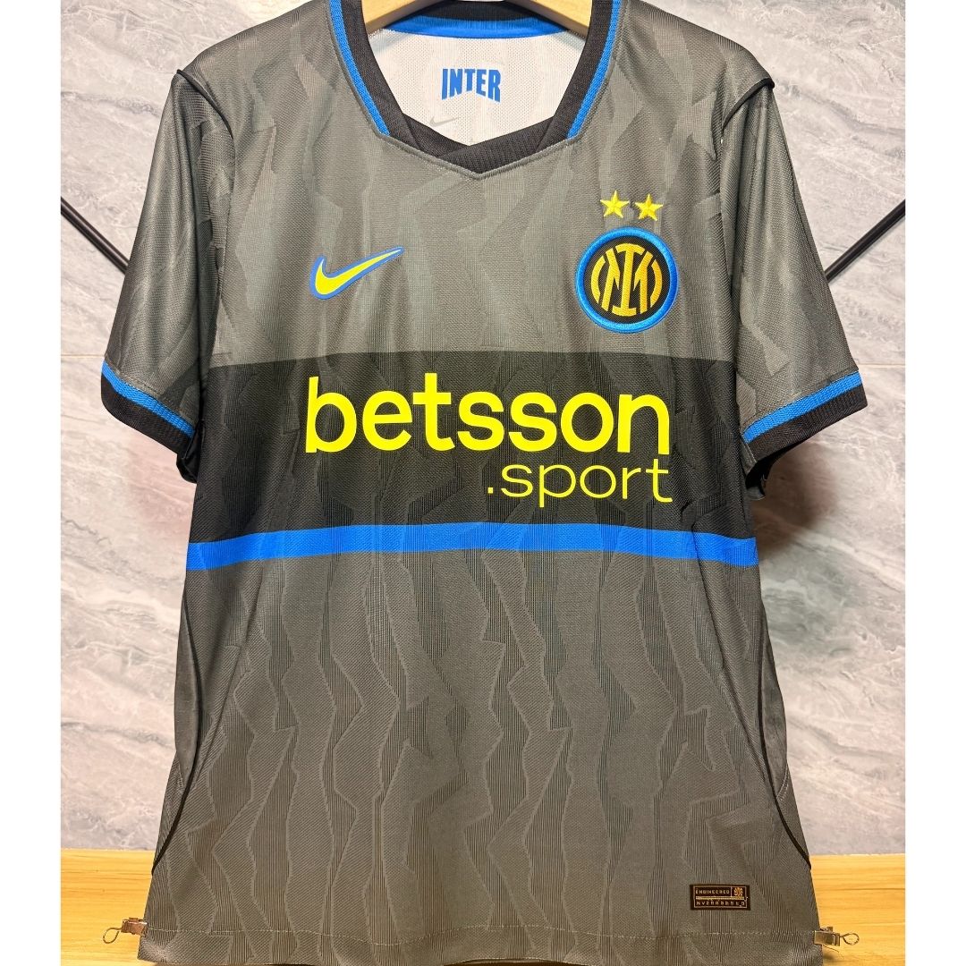 Επίσημη εμφάνιση ποδοσφαίρου Inter Milan 3η Away Player Version 2026/27