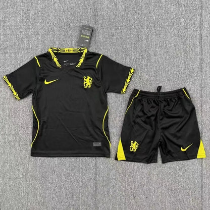 Chelsea bortedrakt for barn – Trøye + shorts 2026/27
