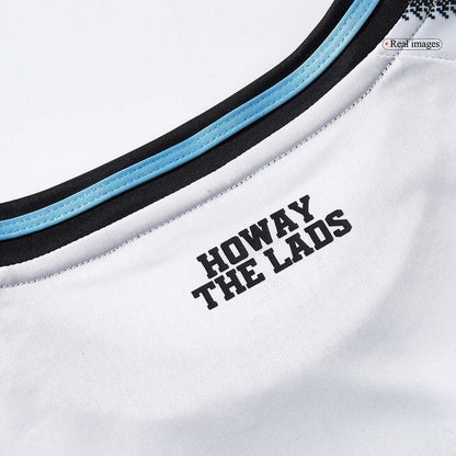 Newcastle United hjemmedrakt 2025/26 svart og hvit