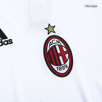 Camiseta retro de visitante del AC Milan 2009/10 con el número 22 de Kaká