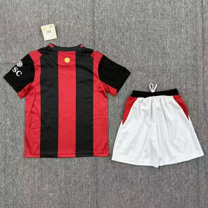 ACミラン キッズ ホームキット - ユニフォーム+ショートパンツ 2026/27