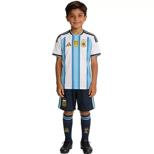Argentinien Heimtrikot-Set für Kinder 2026 – Trikot + Shorts + Stutzen