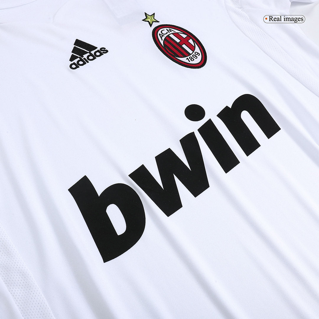Camiseta retro de visitante del AC Milan 2009/10 con el número 22 de Kaká