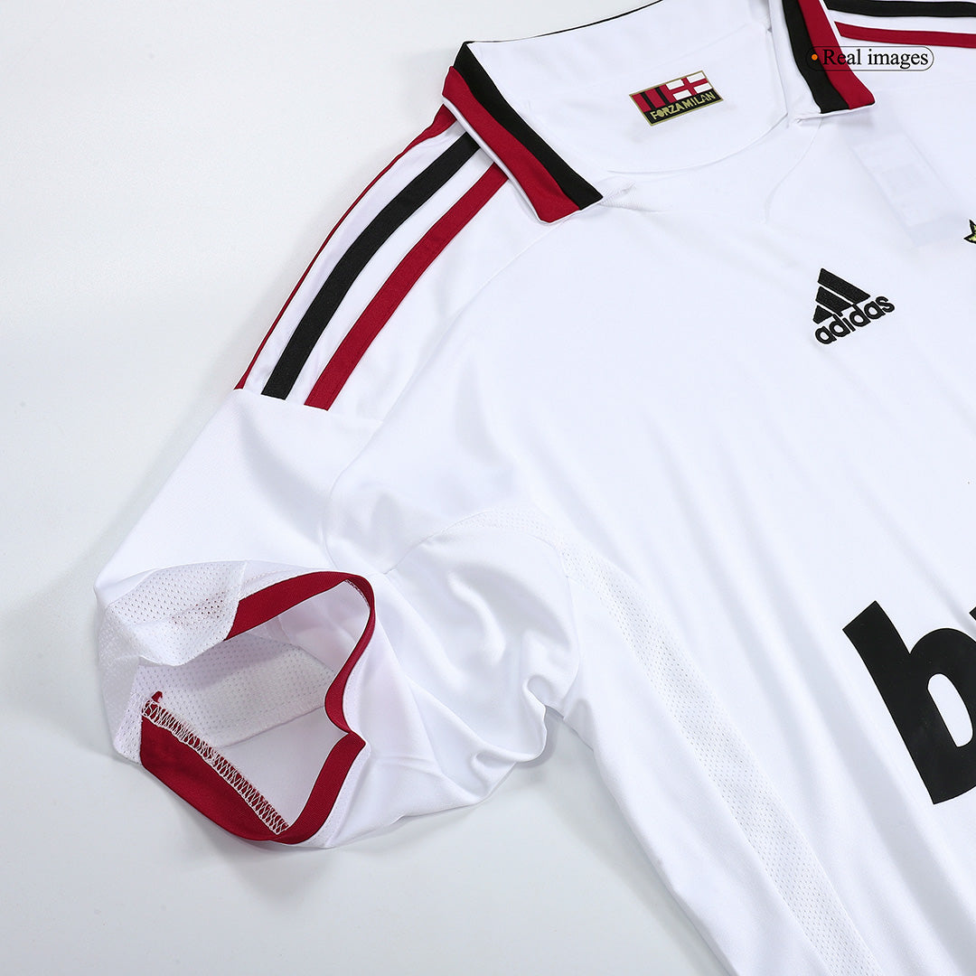Camiseta retro de visitante del AC Milan 2009/10 con el número 22 de Kaká