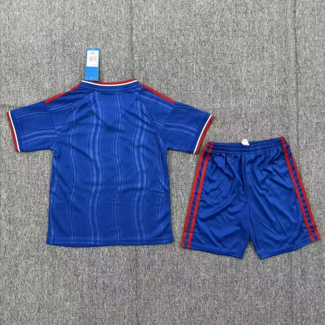 Red Devils barnas bortetrøye 2026/27 – Trøye + shorts