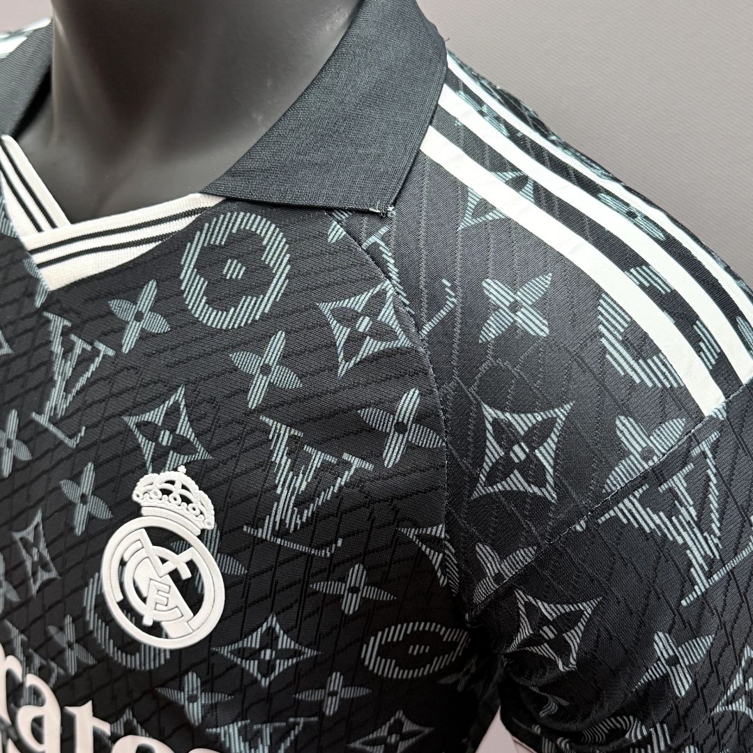 レアル・マドリード x LV サッカージャージ 2026/27 選手用モデル ブラック