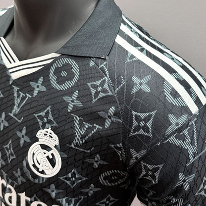 レアル・マドリード x LV サッカージャージ 2026/27 選手用モデル ブラック