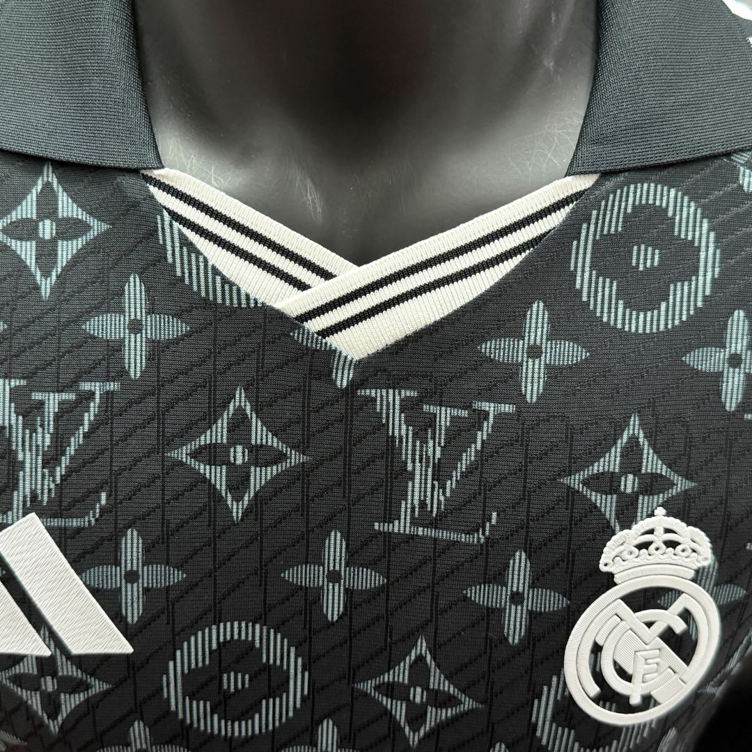 レアル・マドリード x LV サッカージャージ 2026/27 選手用モデル ブラック