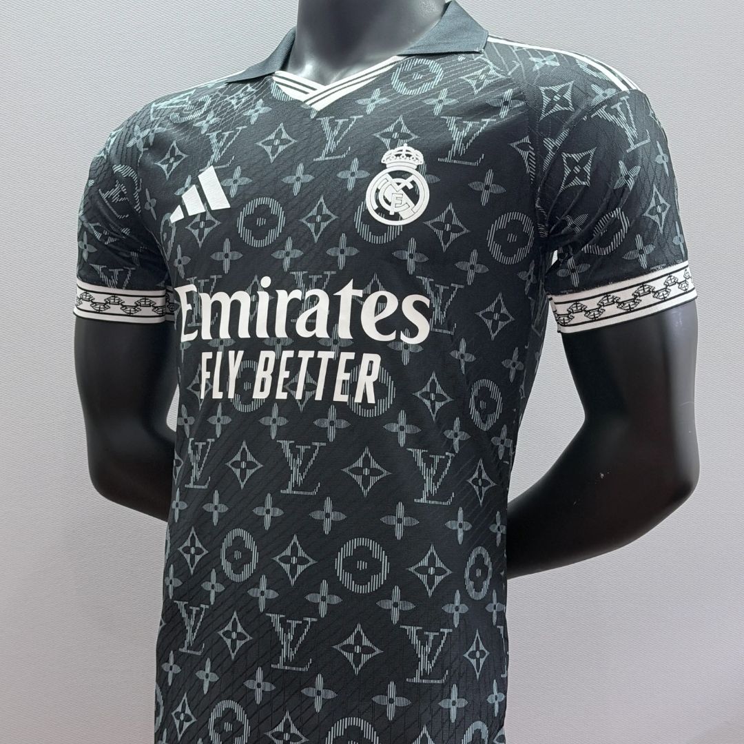 レアル・マドリード x LV サッカージャージ 2026/27 選手用モデル ブラック